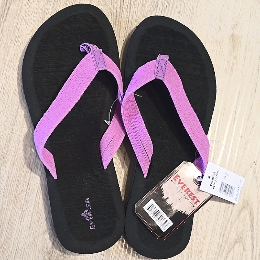 Everest Black Sandals with Foam Sole and Y-Shaped Straps Sz 9